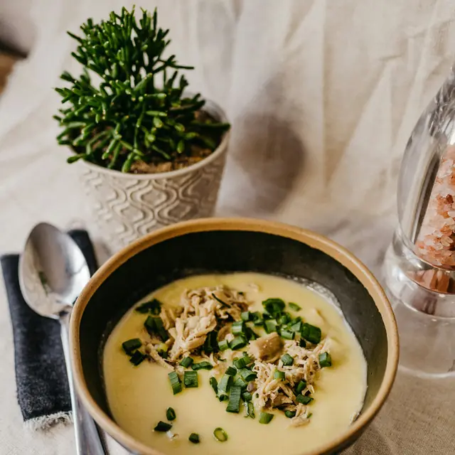 A bowl of egg-lemon chicken soup.